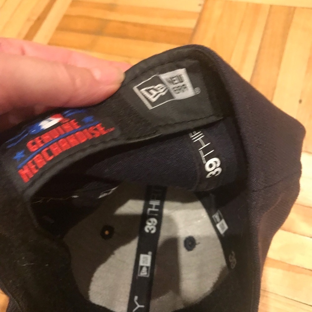 3/15$ New Era Red and Black Hat Bold Design - Picture 3 of 3